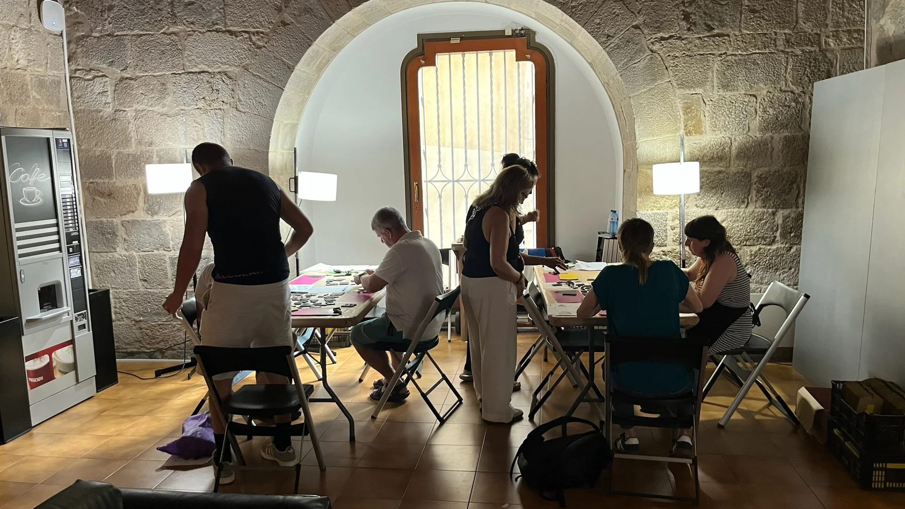 Conversación comunitaria alrededor de Refugi d’Imaginaris.